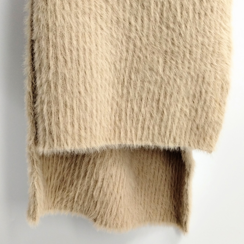 Banana‎ Republic Camel Tan Ribbed Eyelash Chenille Scarf - Picture 4 of 9